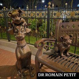 Statues des dalmatiens dans le jardin anglais le long de Adventure Way par Romain Petit