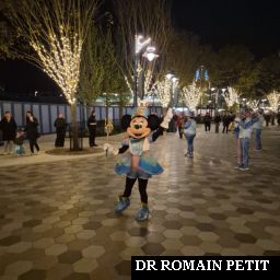 Minnie chef d'orchestre de La Fanfare Disney par Romain Petit