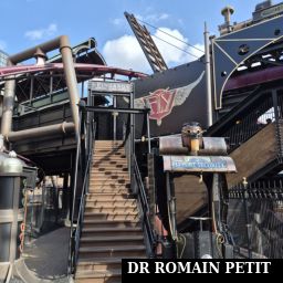 Entrée de la file d'attente de l'attraction F.L.Y.