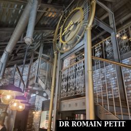 Décorations du petit déjeuner du restaurant Uhrwerk