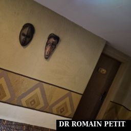 Porte d'entrée de la chambre de l'hôtel Matamba