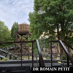 Rails de l'attraction Colorado Adventure