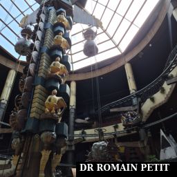 Attraction Tittle Tattle Tree au milieu des attractions Winja’s Fear et Winja’s Force par Romain Petit