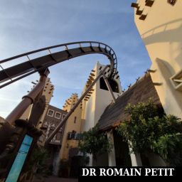 Première descente de l'attraction Black Mamba