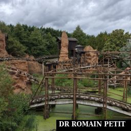 Rails de l'attraction Calamity Mine par Romain Petit