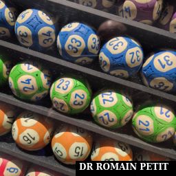 Gros plan sur le stockage des boules du loto dans la machine de tirage du loto Tulipe