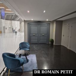 Entrée de l'appartement, la plus grande et luxueuse loge
